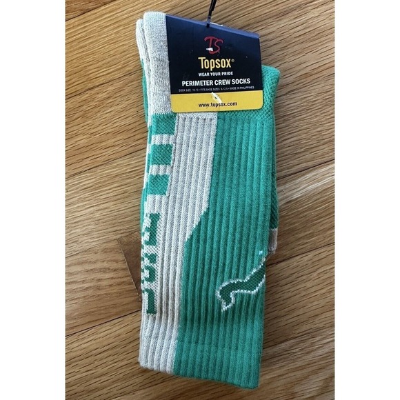 South Florida Bulls USF Crew Socks Size 6-12 NCAA College Fan Green Tan​​​​ - Picture 3 of 4